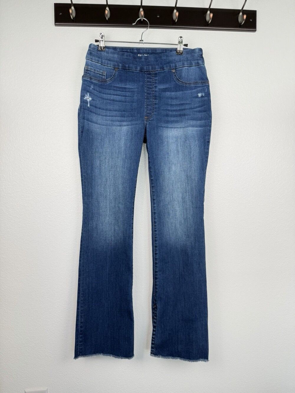 Chicos Pull On Slim Boot Jeans Denim High Rise 6R Slit Raw Hem Distressed